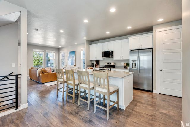 6778 W MEADOW GRASS DR, South Jordan, UT 84009