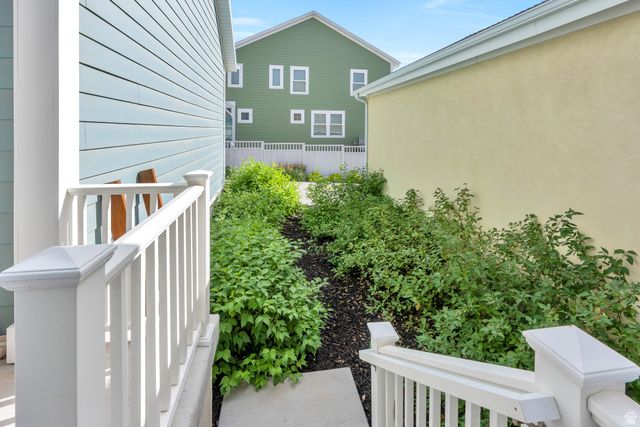 6778 W MEADOW GRASS DR, South Jordan, UT 84009