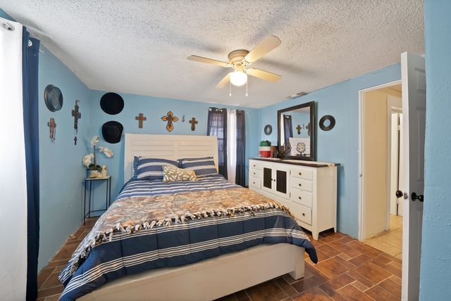 3209 Prairie Avenue, Fort Worth, TX 76106