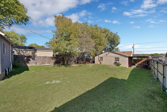 3209 Prairie Avenue, Fort Worth, TX 76106