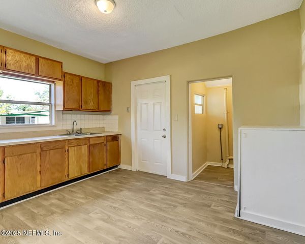 1860 W 31ST Street, Jacksonville, FL 32209