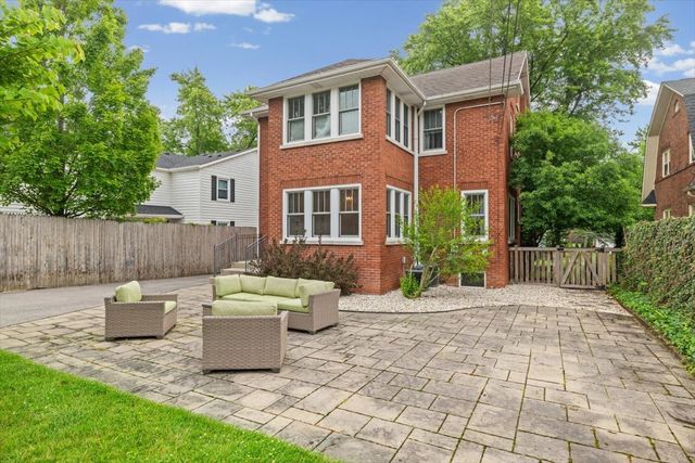 198 Wildwood Road, Lake Forest, IL 60045