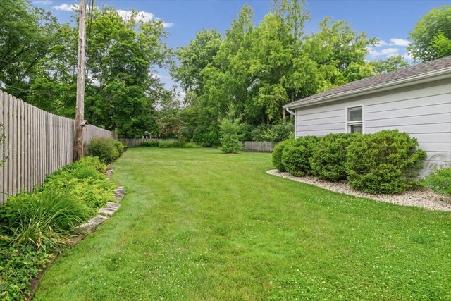 198 Wildwood Road, Lake Forest, IL 60045