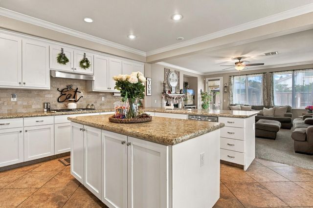 2233 Olson Dr, Lodi, CA 95242