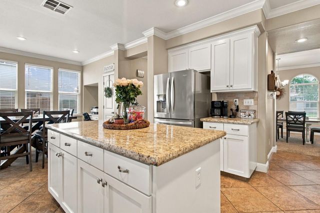 2233 Olson Dr, Lodi, CA 95242