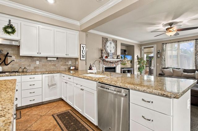 2233 Olson Dr, Lodi, CA 95242