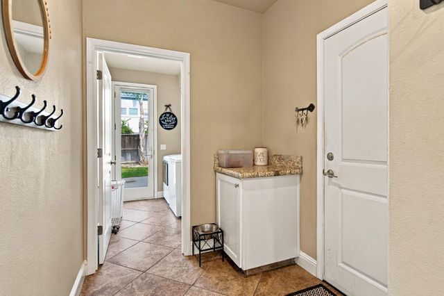 2233 Olson Dr, Lodi, CA 95242