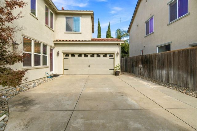2233 Olson Dr, Lodi, CA 95242