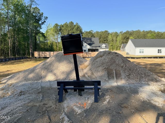 66 Loganberry Avenue, Bunnlevel, NC 28323