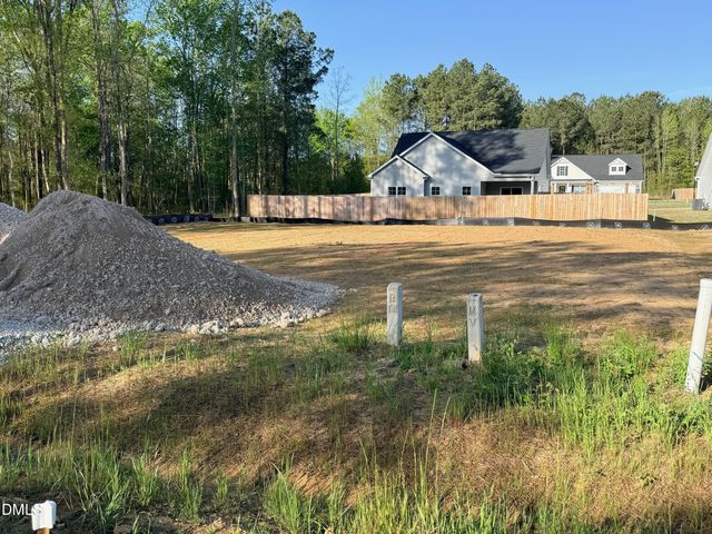 66 Loganberry Avenue, Bunnlevel, NC 28323