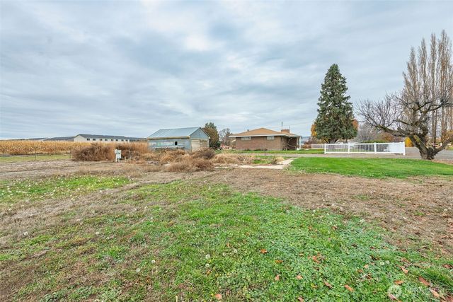 10586 NW P.2 Road, Quincy, WA 98848