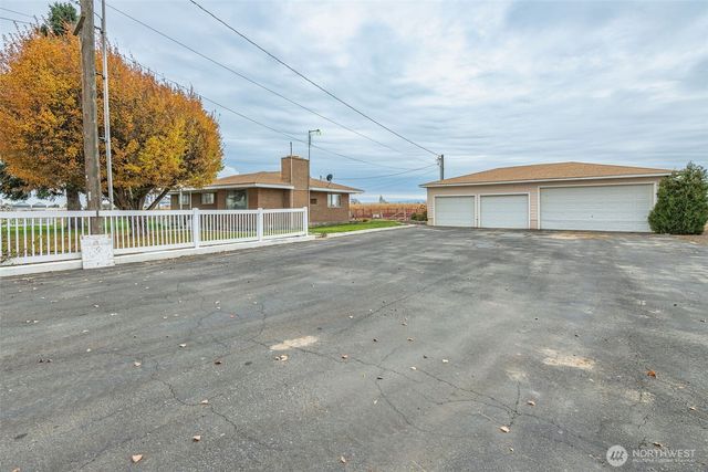 10586 NW P.2 Road, Quincy, WA 98848