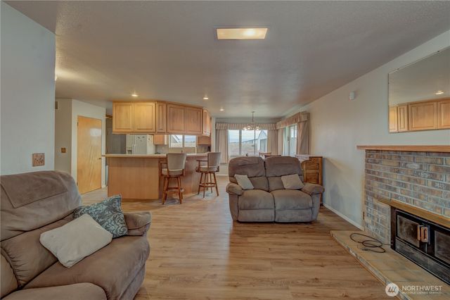 10586 NW P.2 Road, Quincy, WA 98848