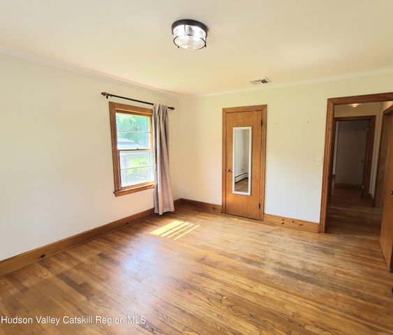 24 Dubois Road, New Paltz, NY 12561
