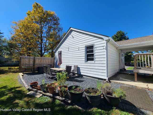 24 Dubois Road, New Paltz, NY 12561
