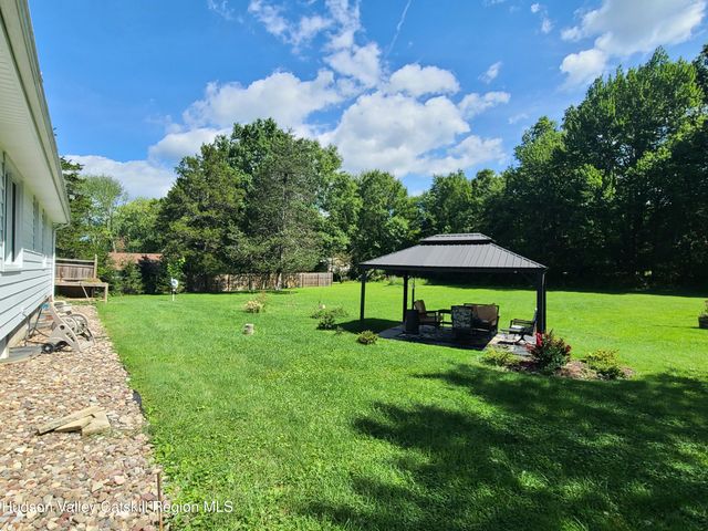 24 Dubois Road, New Paltz, NY 12561