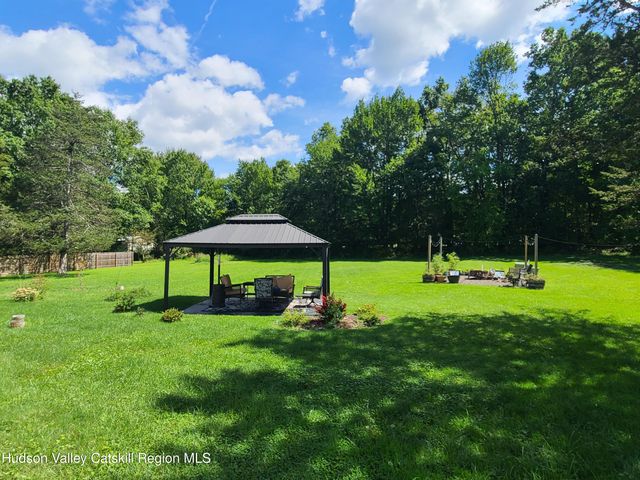 24 Dubois Road, New Paltz, NY 12561
