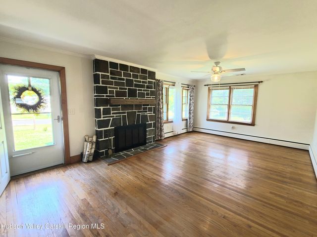 24 Dubois Road, New Paltz, NY 12561