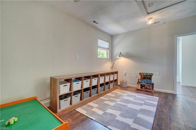869 Hunting Hill LN, Virginia Beach, VA 23455