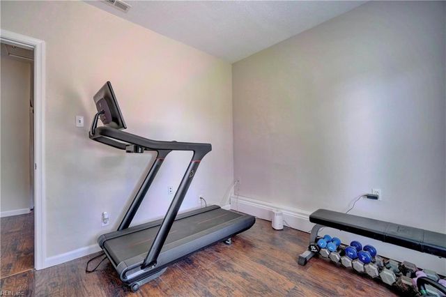 869 Hunting Hill LN, Virginia Beach, VA 23455