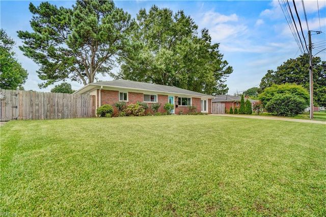 869 Hunting Hill LN, Virginia Beach, VA 23455