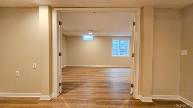 715 Lakeside Drive, Waterford Charter Township, MI 48328