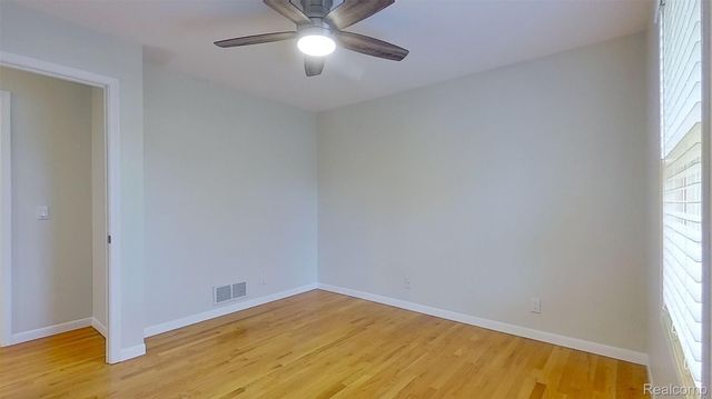 715 Lakeside Drive, Waterford Charter Township, MI 48328