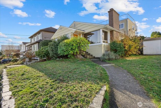 2515 27th Avenue W, Seattle, WA 98199