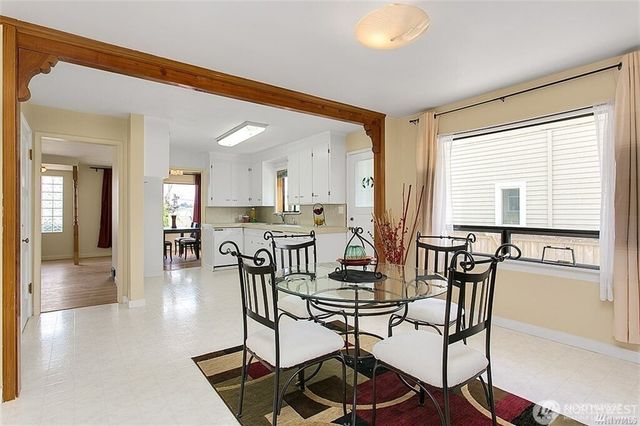 2515 27th Avenue W, Seattle, WA 98199