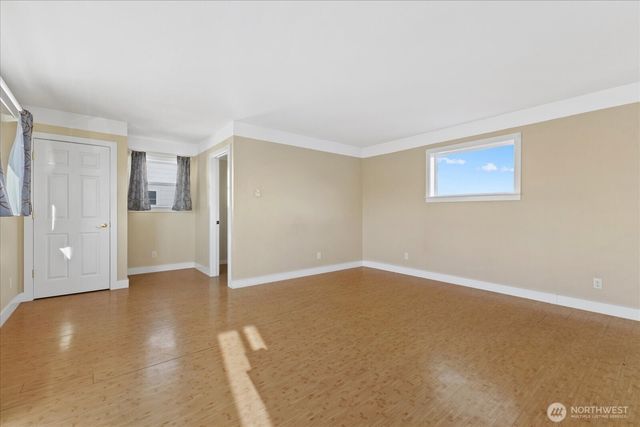 2515 27th Avenue W, Seattle, WA 98199