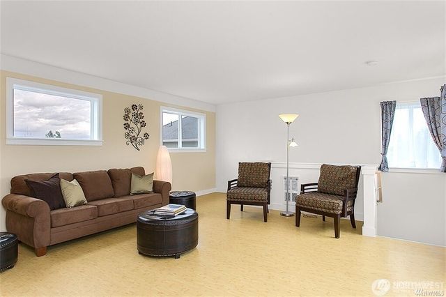 2515 27th Avenue W, Seattle, WA 98199