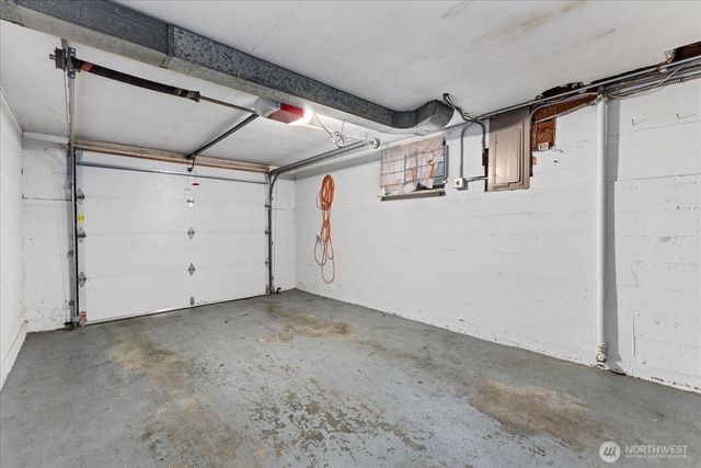 2515 27th Avenue W, Seattle, WA 98199