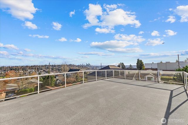 2515 27th Avenue W, Seattle, WA 98199