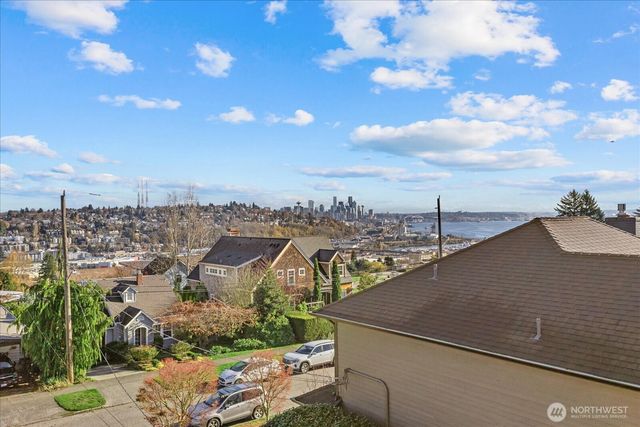 2515 27th Avenue W, Seattle, WA 98199