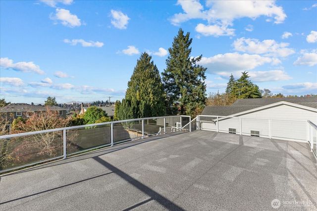 2515 27th Avenue W, Seattle, WA 98199