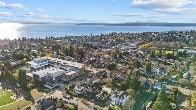 2515 27th Avenue W, Seattle, WA 98199