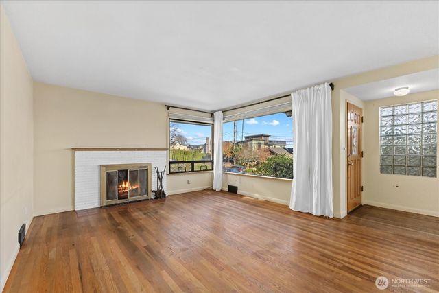 2515 27th Avenue W, Seattle, WA 98199