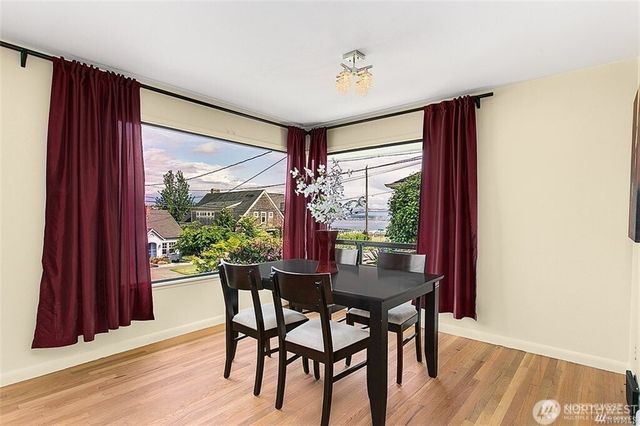 2515 27th Avenue W, Seattle, WA 98199