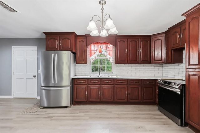 1191 County Road 3240, Mt Pleasant, TX 75455