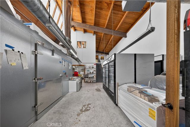 5221 Pacific Boulevard, Huntington Park, CA 90255