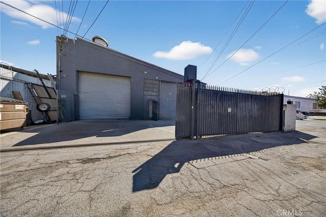 5221 Pacific Boulevard, Huntington Park, CA 90255