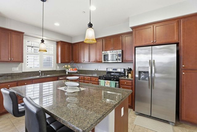 196 Heligan Ln 4, Livermore, CA 94551