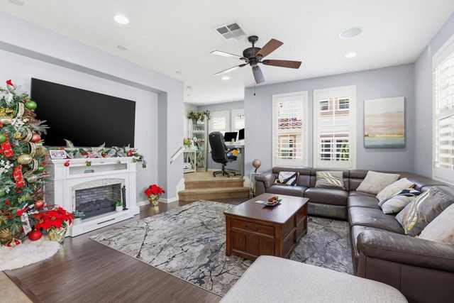 196 Heligan Ln 4, Livermore, CA 94551