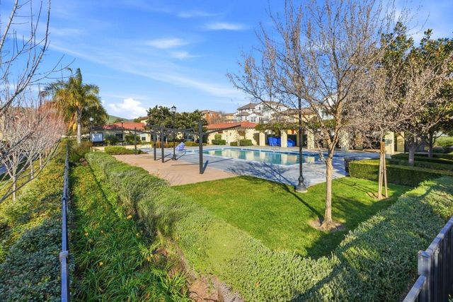 196 Heligan Ln 4, Livermore, CA 94551