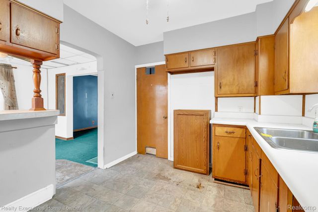 729 13th Street, Port Huron, MI 48060