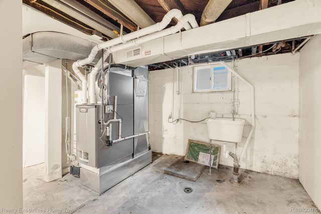 729 13th Street, Port Huron, MI 48060