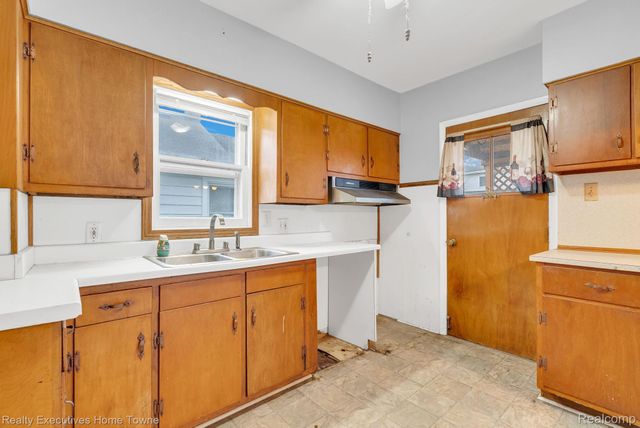 729 13th Street, Port Huron, MI 48060