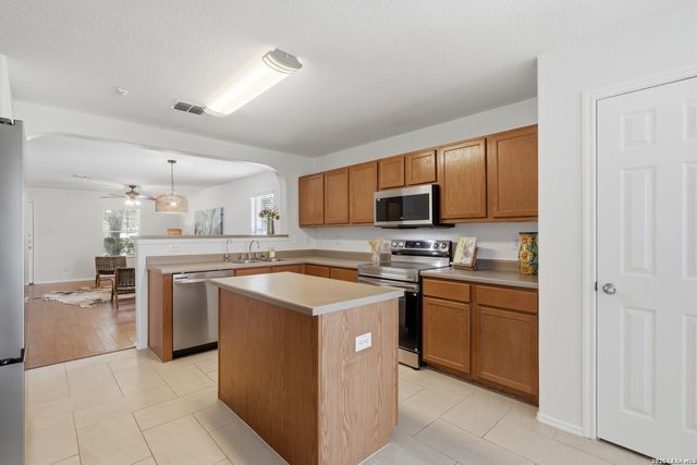 27022 Rustic Cabin, San Antonio, TX 78260