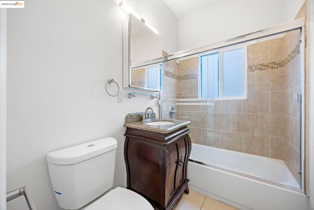 685 37th Street 687, Oakland, CA 94609