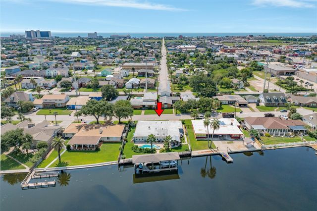 28 S Shore Drive, Galveston, TX 77551